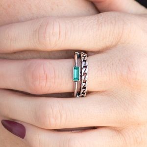 NWT, Paparazzi Green Rhinestone Silver Chain Ring